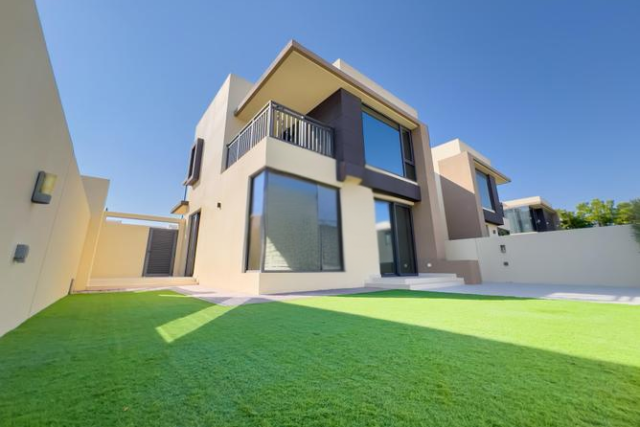 AED 318,000 /year