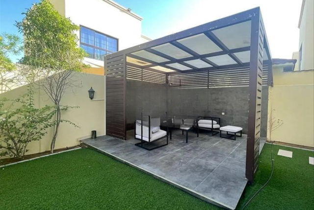 AED 275,000 /year